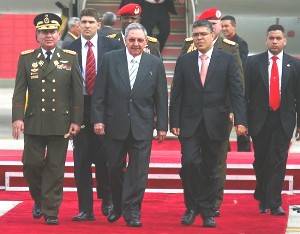 Raul Castro arriva a Caracas per il Vertice della CELAC