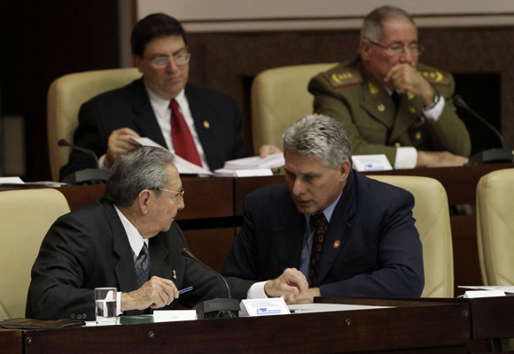 Raul Castro e Miguel Diaz-Canel