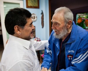 Fidel-Castro-y-Maradona-580x464