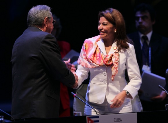 Raul Castro e Laura Chinchilla