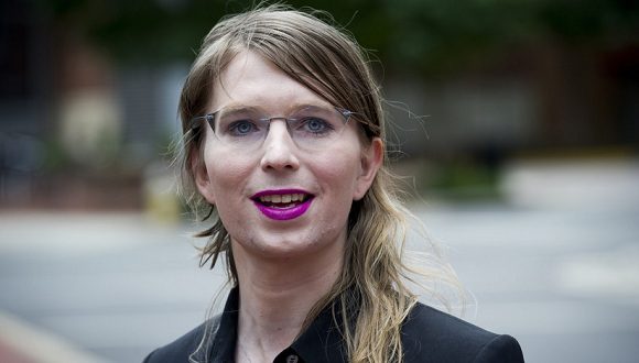 Chelsea Manning davanti al tribunale federale di Alexandria, USA, il 16 maggio 2019. Foto: AP.